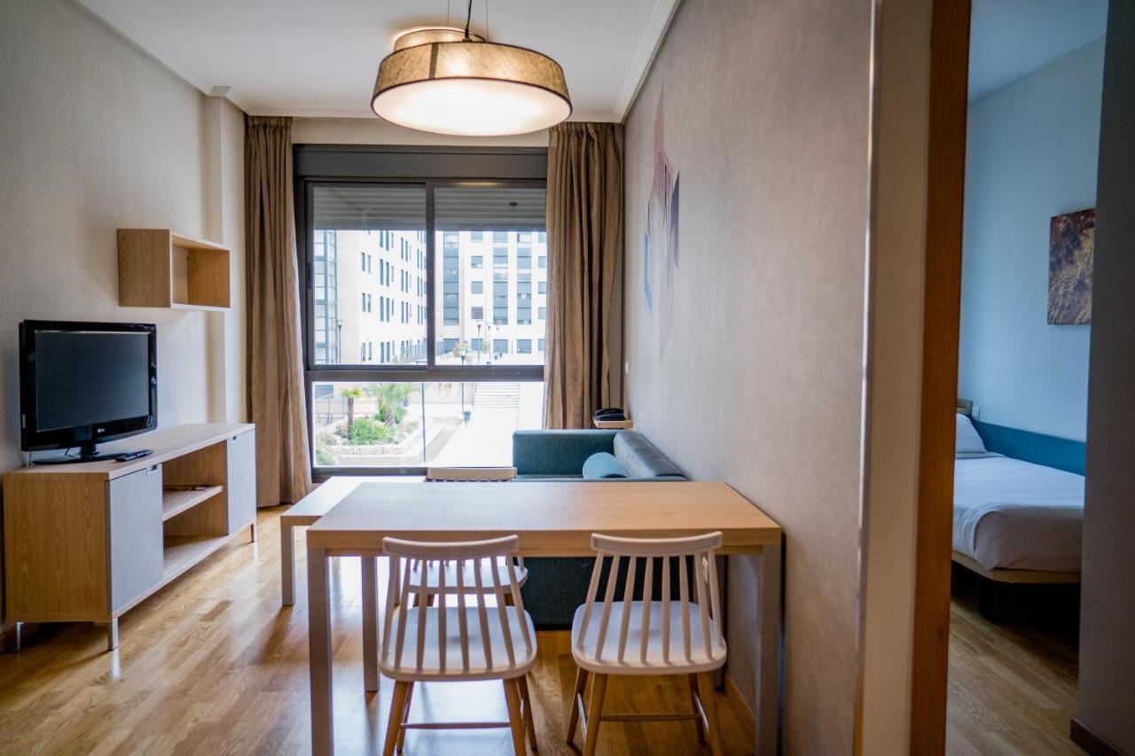 Compostela Suites Madrid Exteriör bild