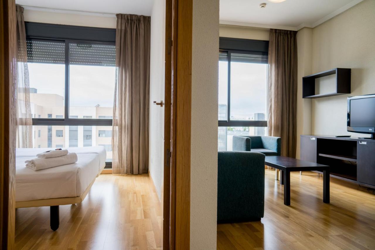 Compostela Suites Madrid Exteriör bild