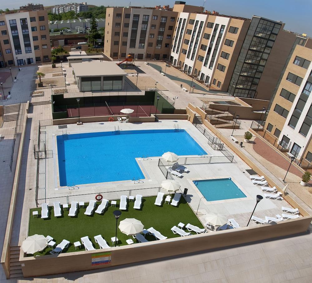 Compostela Suites Madrid Exteriör bild