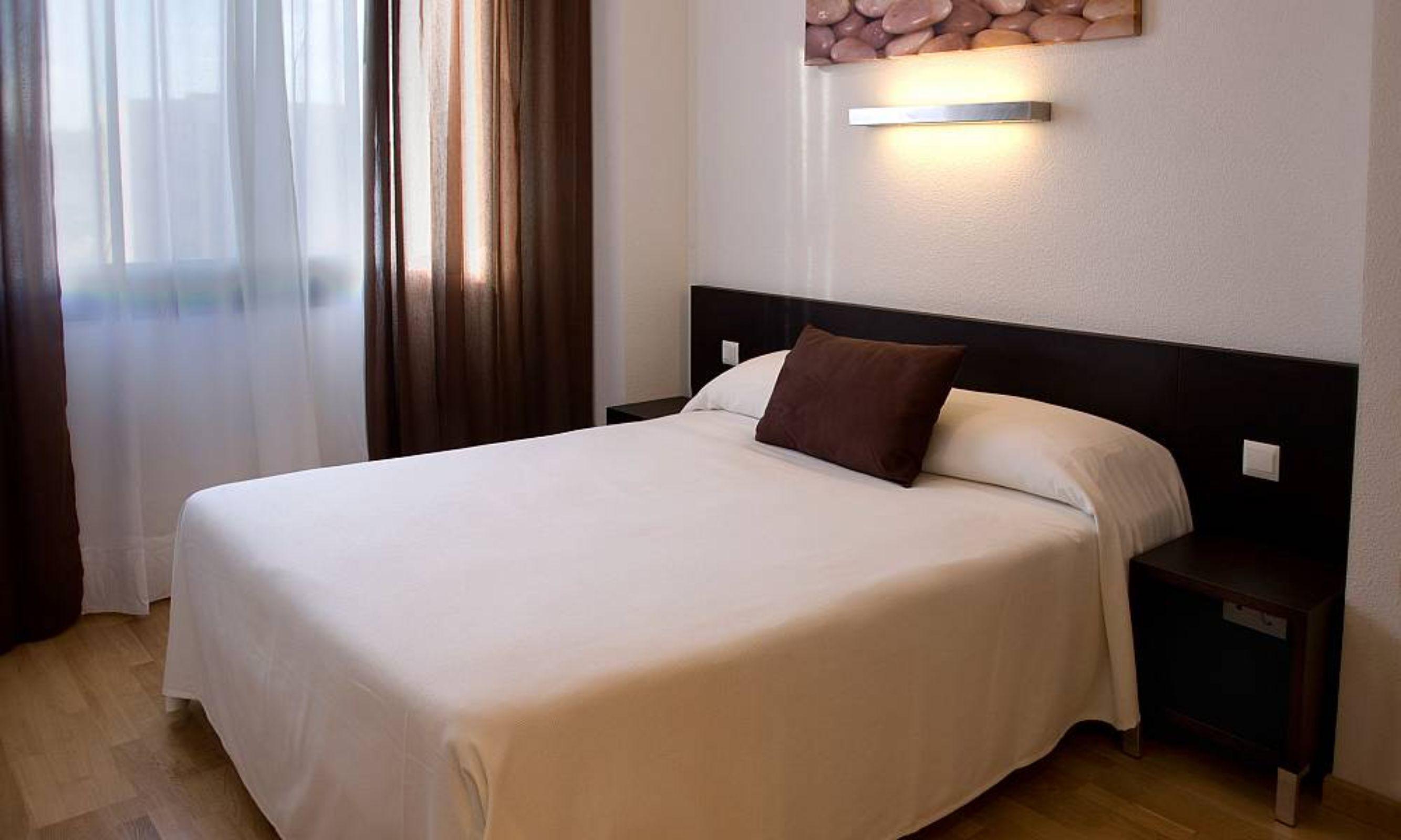 Compostela Suites Madrid Exteriör bild