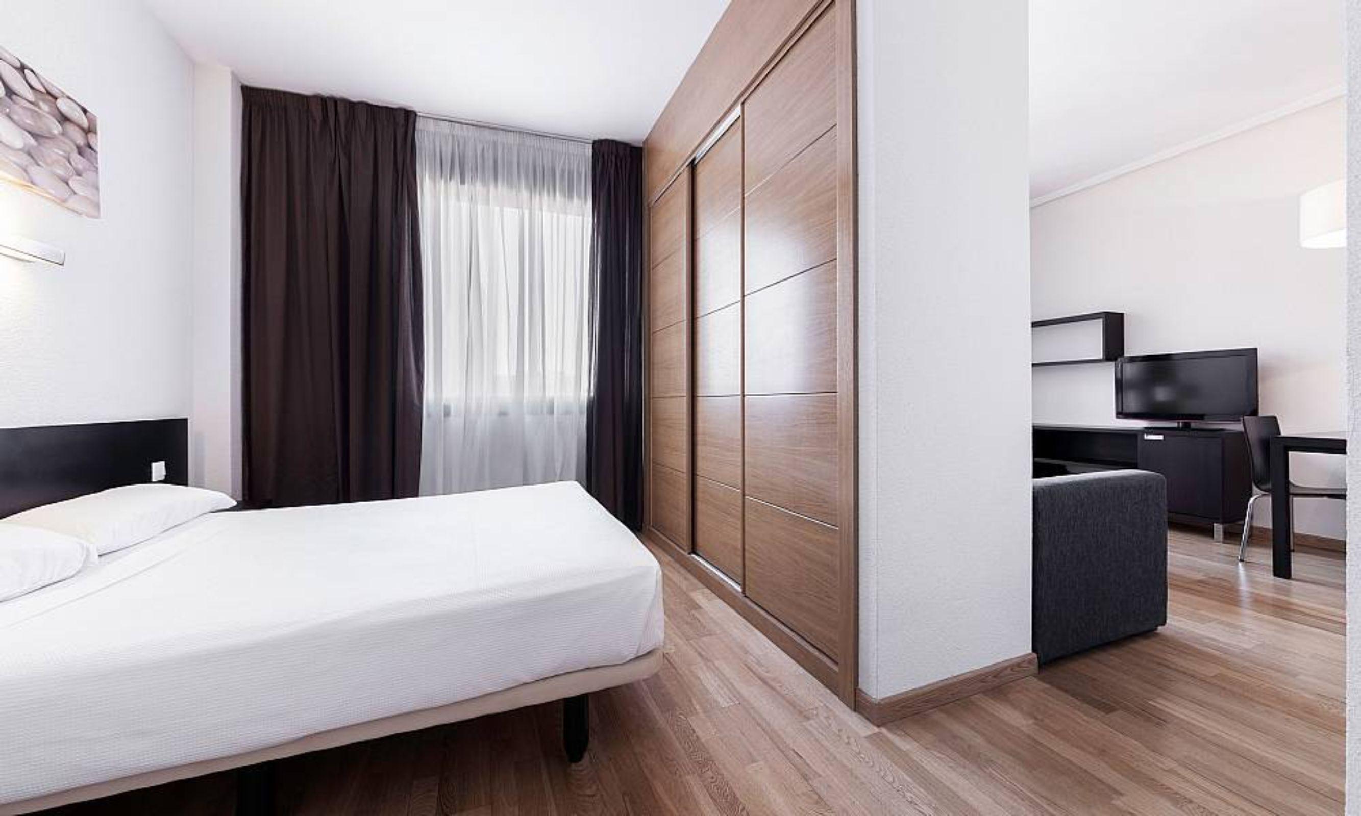 Compostela Suites Madrid Exteriör bild