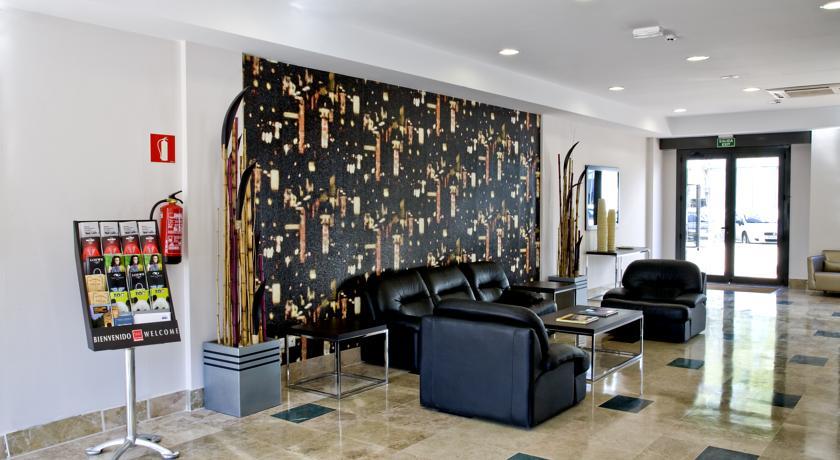 Compostela Suites Madrid Exteriör bild