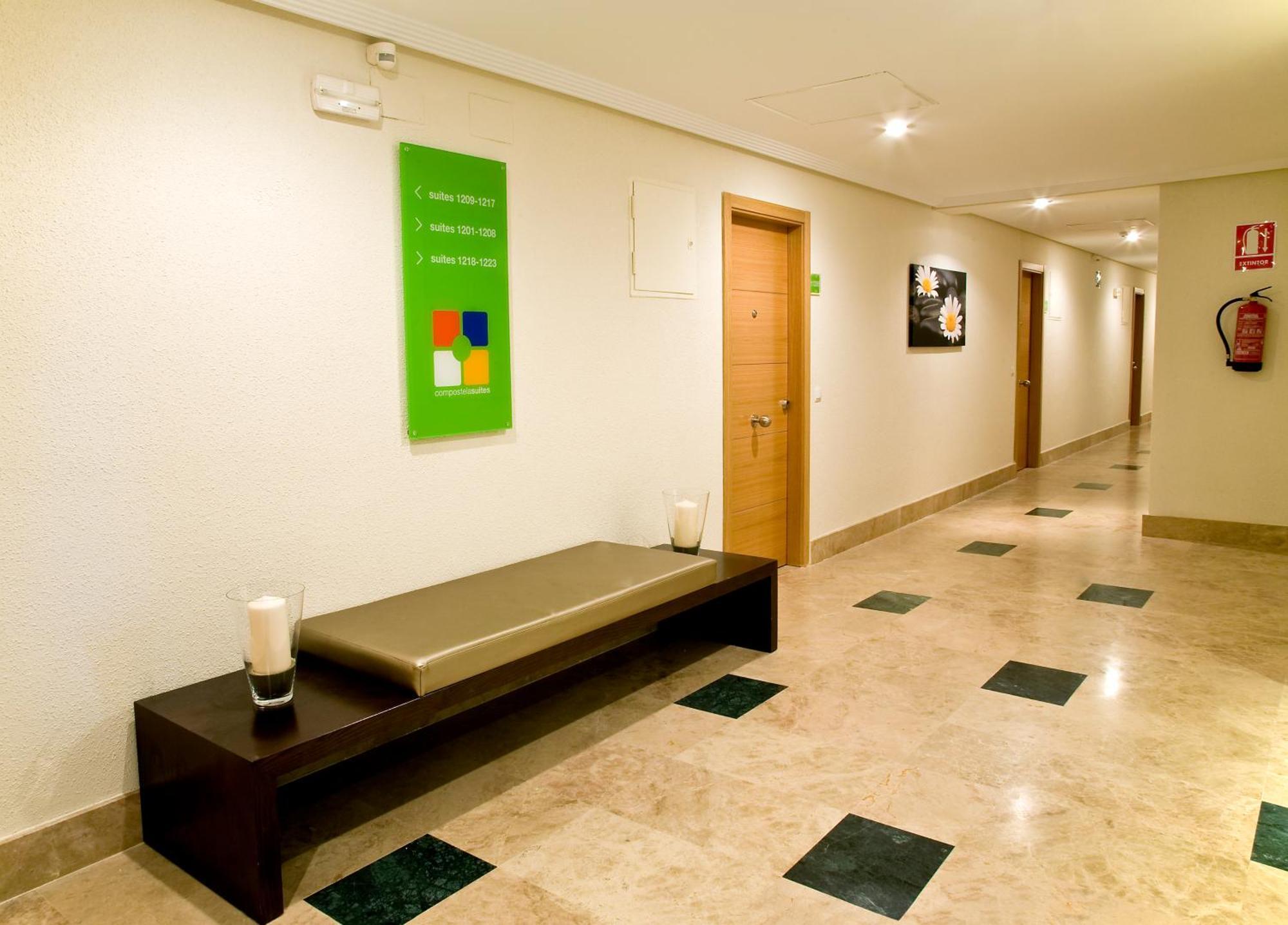 Compostela Suites Madrid Exteriör bild