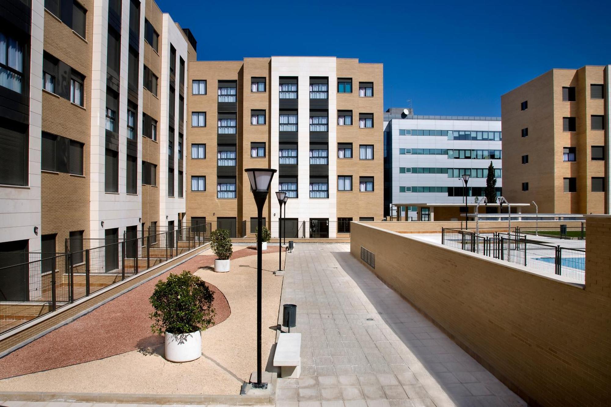 Compostela Suites Madrid Exteriör bild