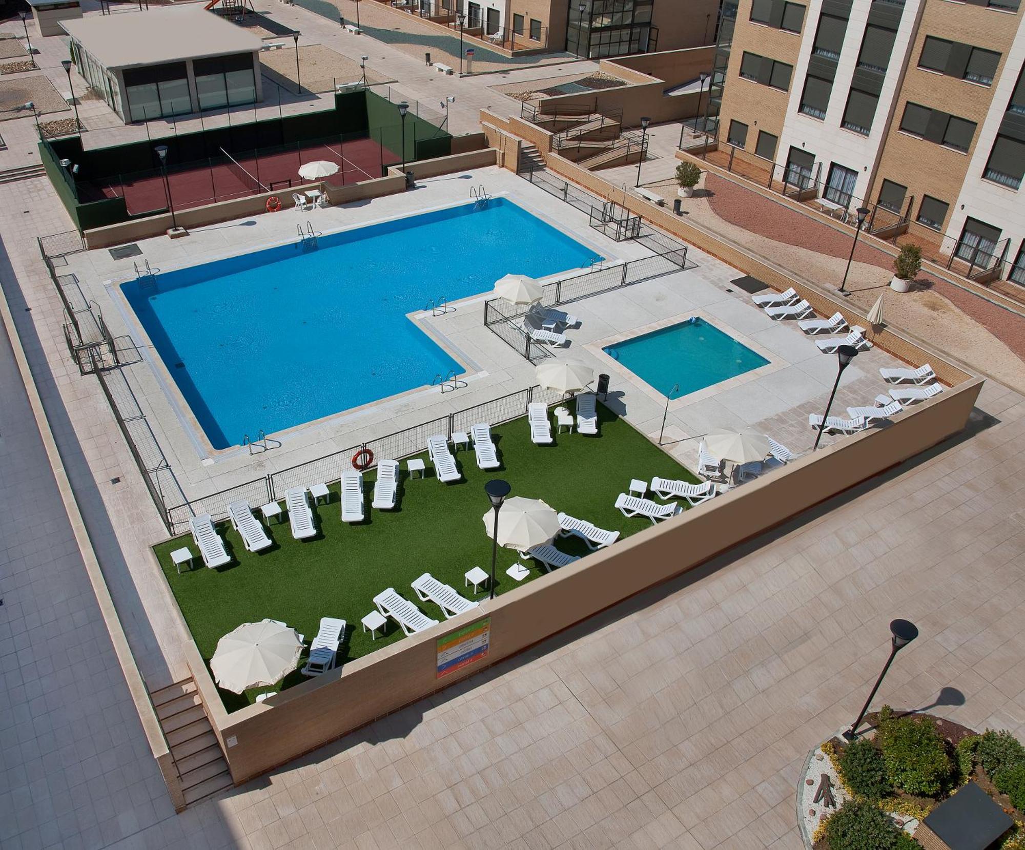 Compostela Suites Madrid Exteriör bild
